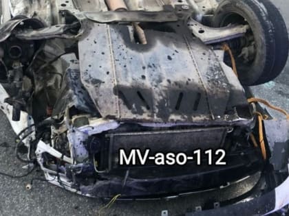 Иномарка опрокинулась на трассе около Минеральных Вод