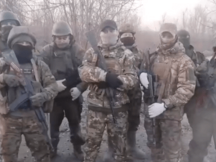 Бойцы из зоны СВО поздравили жительниц Невинномысска с 8 марта