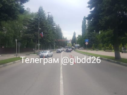 Трехлетний мальчик выбежал на дорогу и попал под колеса машины в Кисловодске