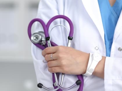 Ставропольские медики приобрели автомобиль для бойцов СВО