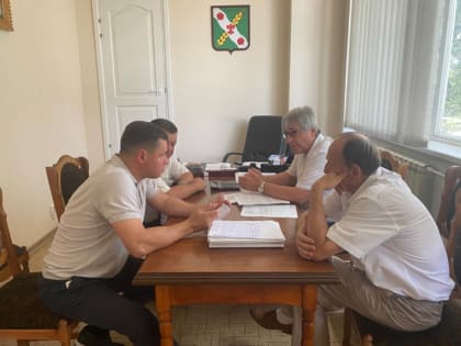 Глава Советского ГО Сергей Гультяев провел совещания с руководителями структурных подразделений администрации, руководителями ресурсоснабжающих организаций ГУП СК «Зеленокумский во