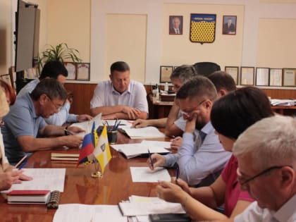 Исполнение наказов избирателей обсудили в Нефтекумском округе