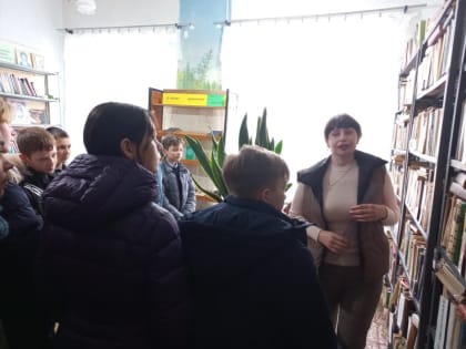 Сотрудники библиотеки №4 ст. Новотроицкой провели час истории «Великая битва  на  Волге»