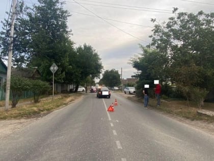 На Ставрополье школьница попала под колёса автомобиля около своего дома