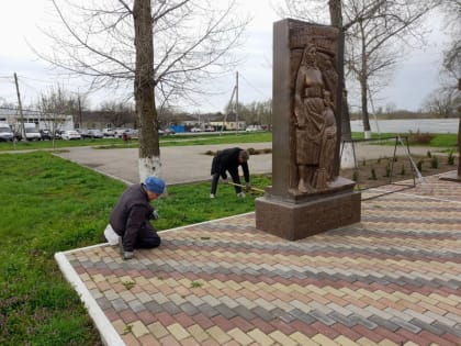 Активисты партии Благодарненского округа привели в порядок места памяти