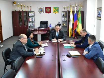 Глава Буденновского округа Андрей Соколов провел рабочую встречу с ректором Ставропольского государственного аграрного университета Владимиром Ситниковым