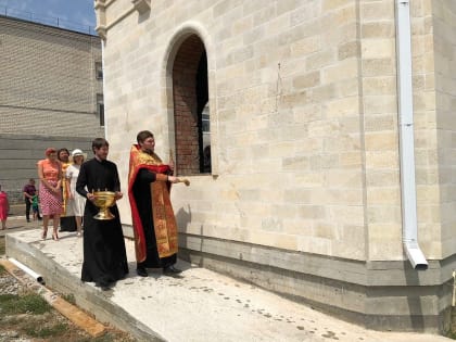 В день памяти великомученика Пантелеимона в центральной районной больнице села Красногвардейского был совершен молебен о болящих