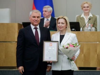 Глава Невинномысска поздравил Ольгу Тимофееву с получением Благодарности Президента России