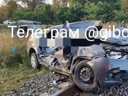 Два человека погибли в столкновении легковушки и локомотива в Георгиевском округе