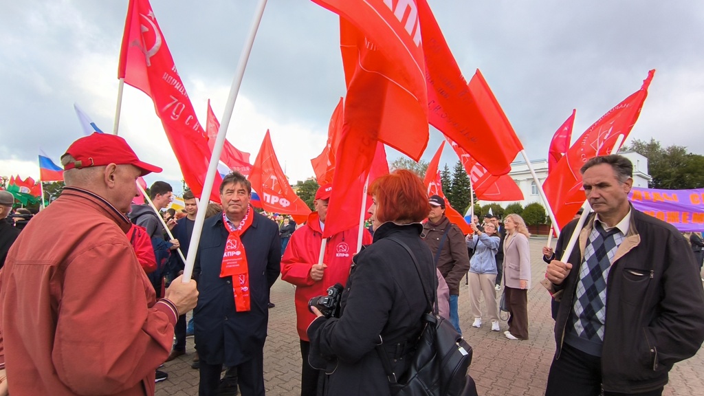 Митинг ставрополь. КПРФ. Митинг в Ставрополе. Коммунисты России. Митинг референдум Зюганов.