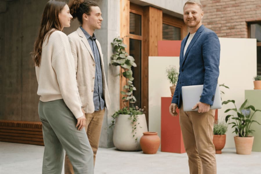 Remise des clés aux nouveaux propriétaires