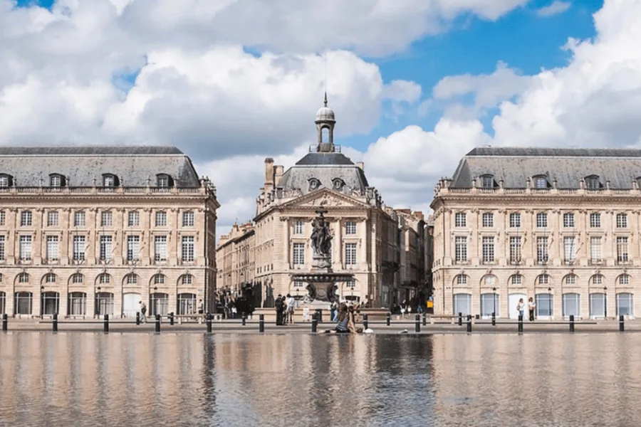 Ville de bordeaux.