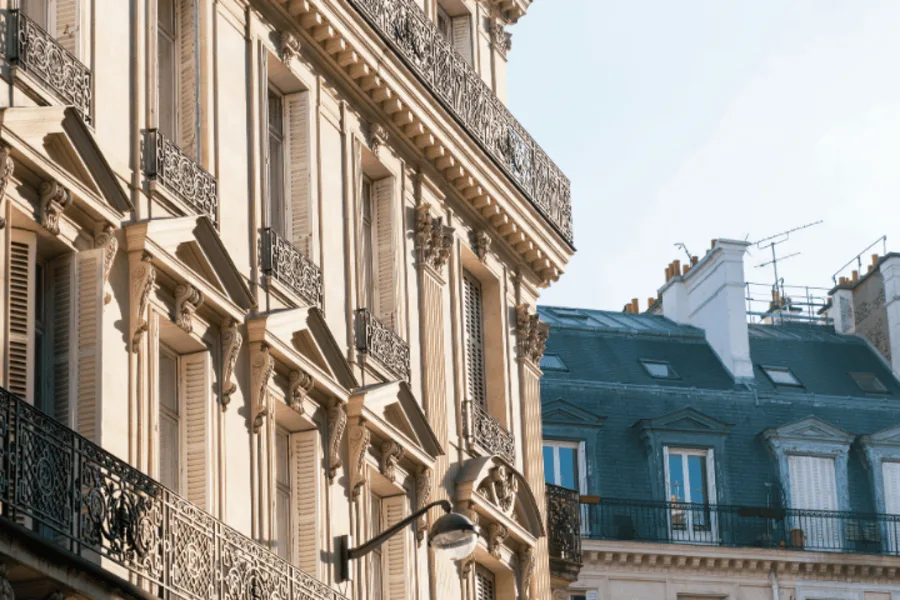 Vue d'un bâtiment dans l'immobilier ancien