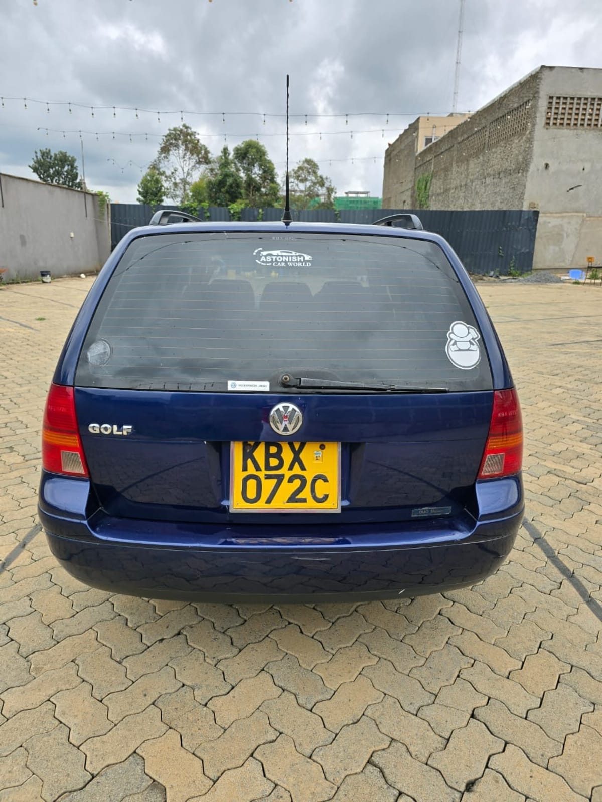 VOLKSWAGEN GOLF