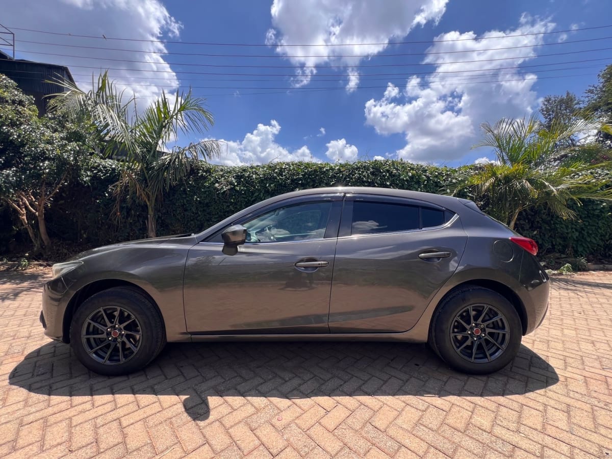 MAZDA AXELA