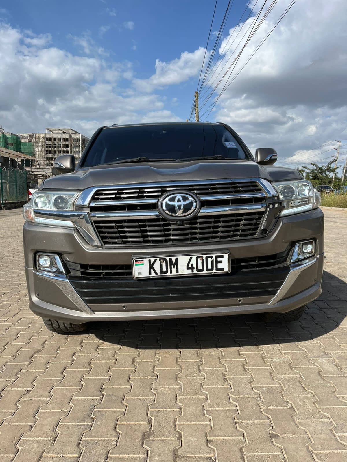 TOYOTA LANDCRUISER V8