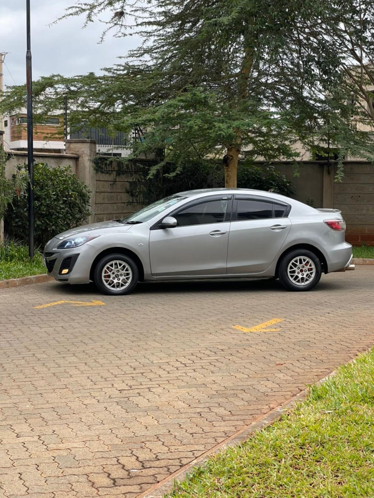 MAZDA AXELA