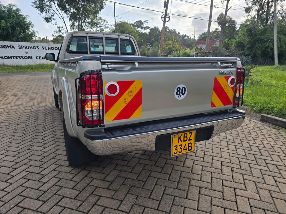 TOYOTA HILUX LOCAL 4x4