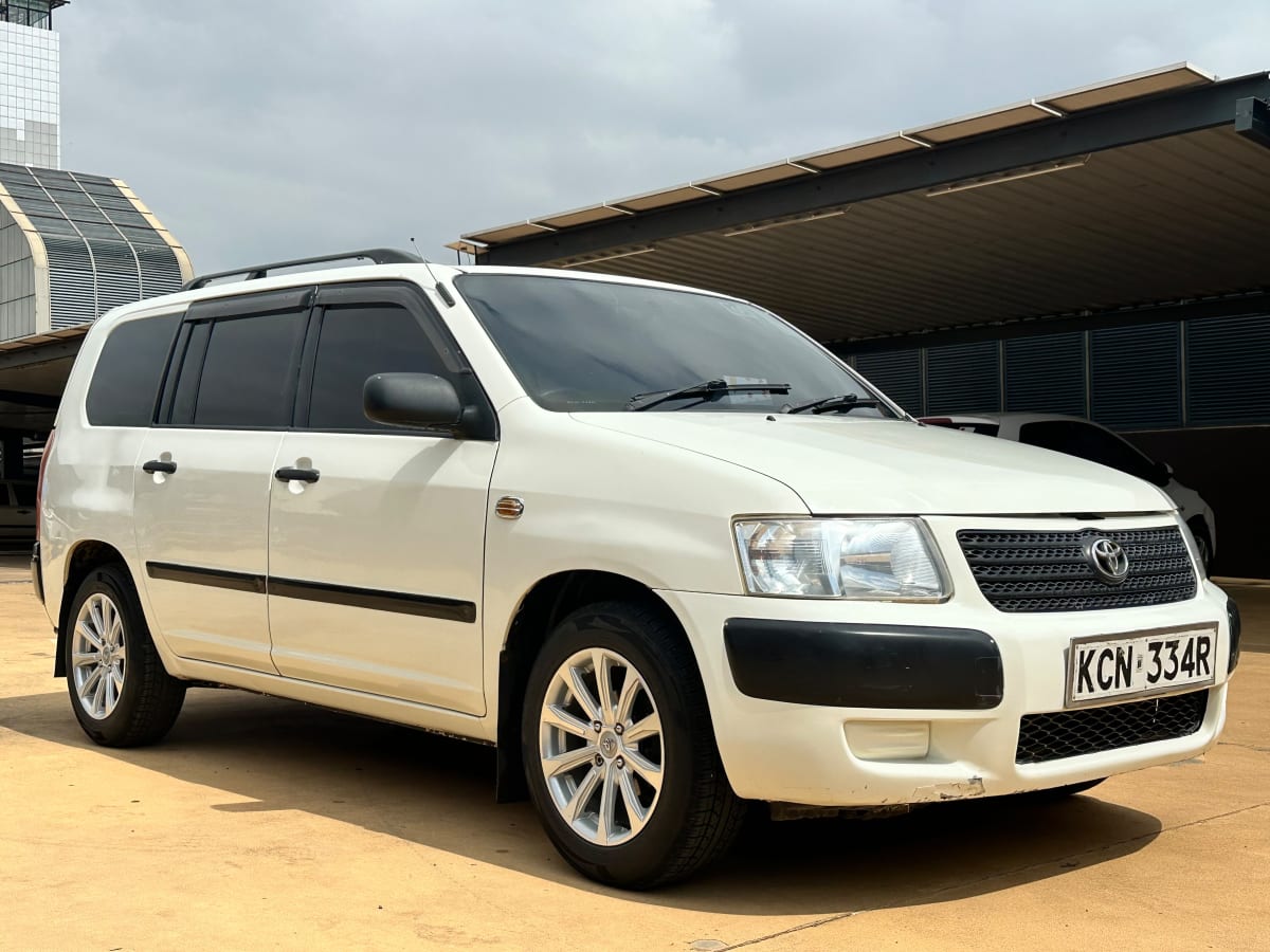 TOYOTA SUCCEED