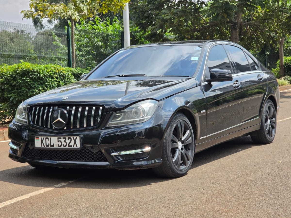 MERCEDES BENZ C200
