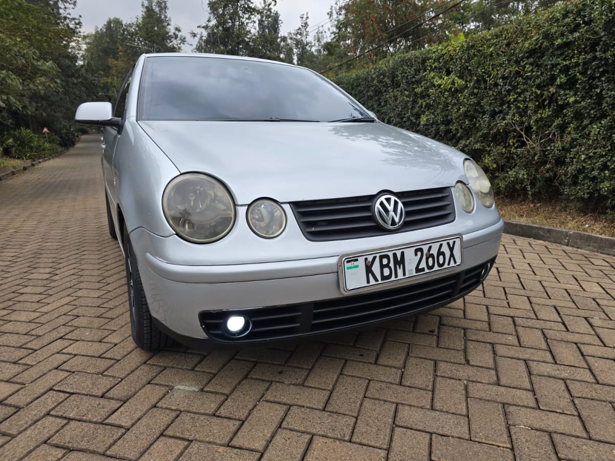 VOLKSWAGEN POLO