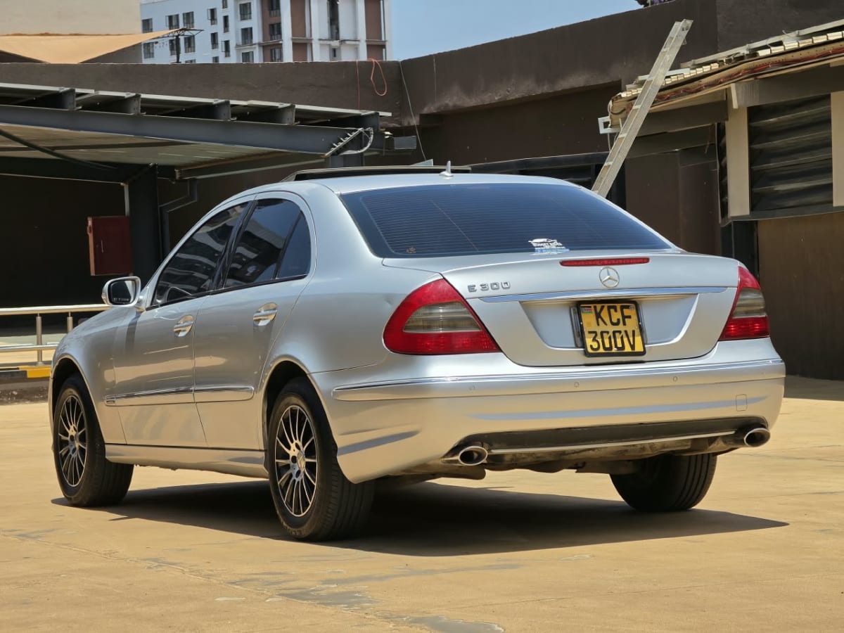 Mercedes Benz E300