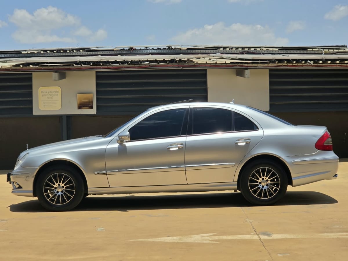 Mercedes Benz E300