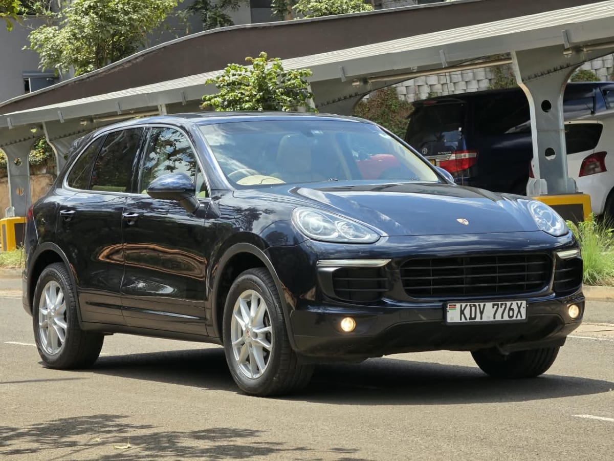 Porsche Cayenne (local)