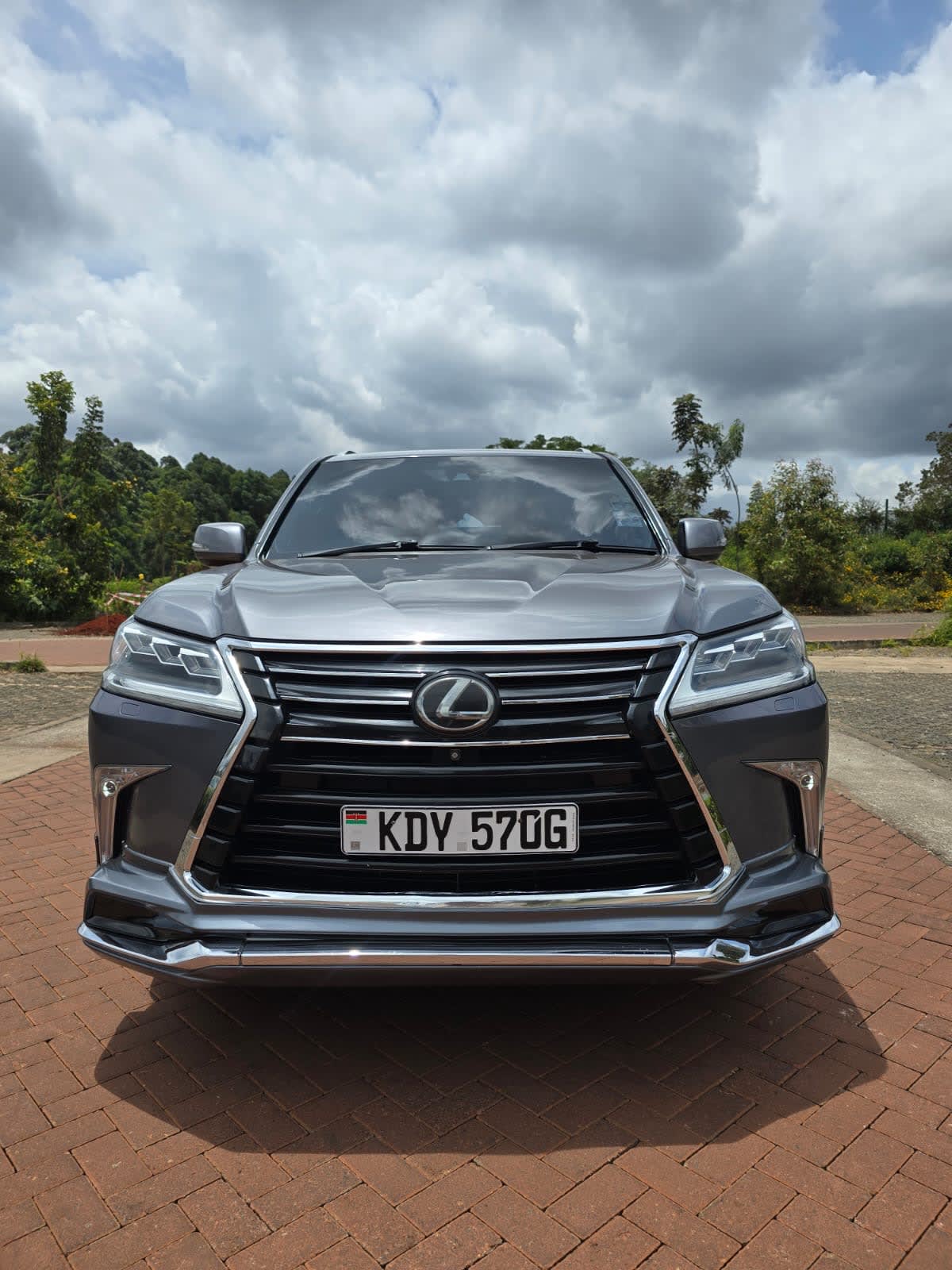 LEXUS LX570
