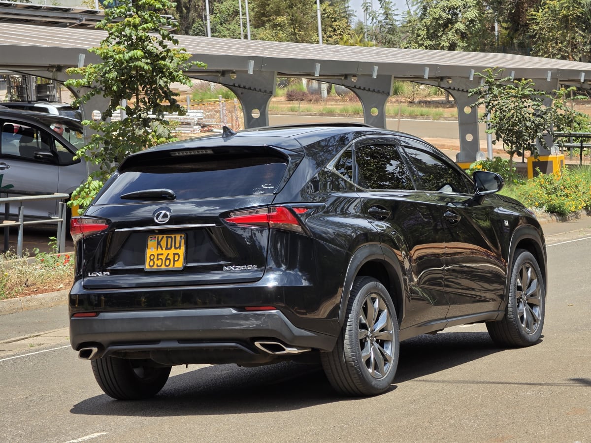 Lexus  NX200t