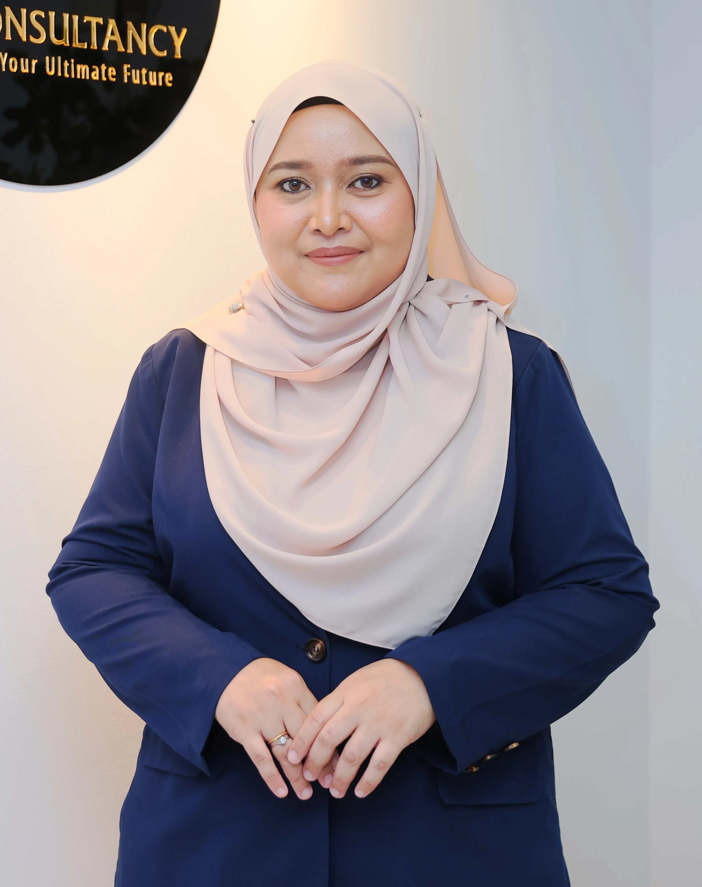 Gambar Profil Farida Badaruddin