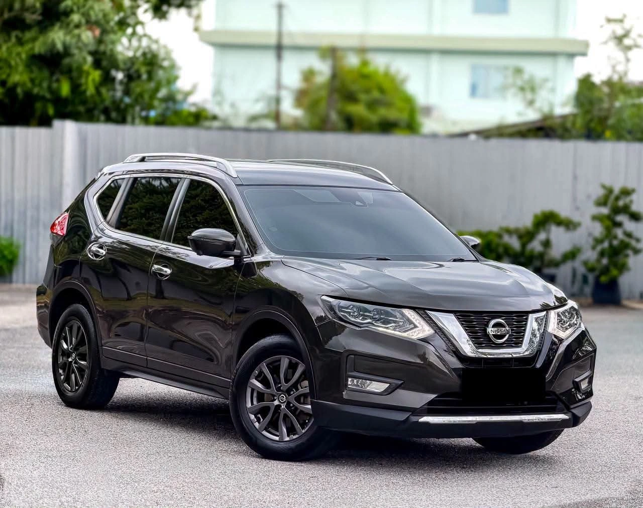 Nissan X-Trail View 1