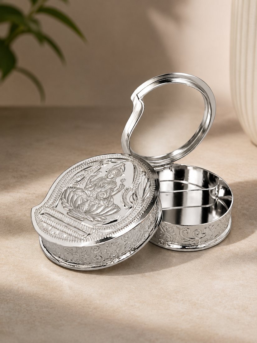 Silver Kuari