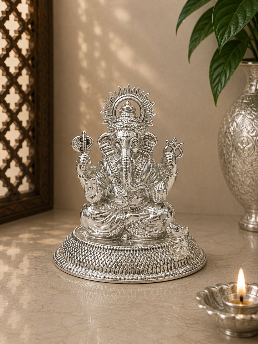 Silver Ganesh Murti (Oval)