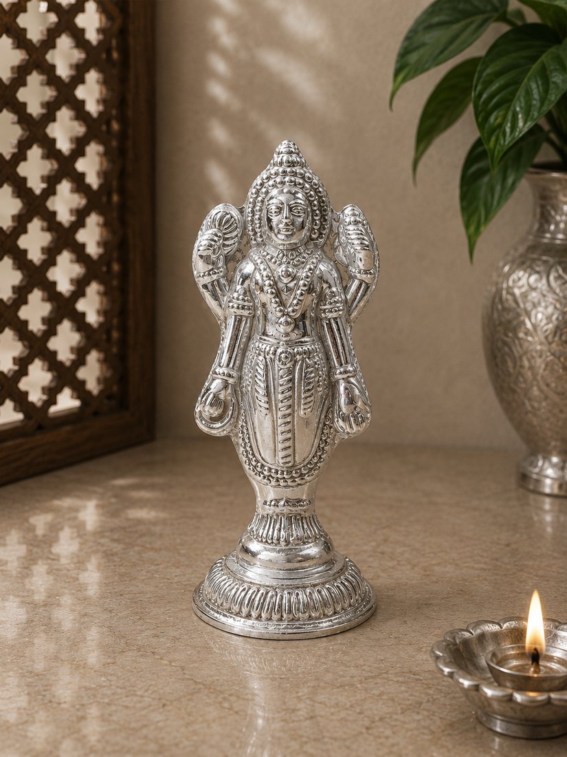 Silver Kuber Murti (Ubha)