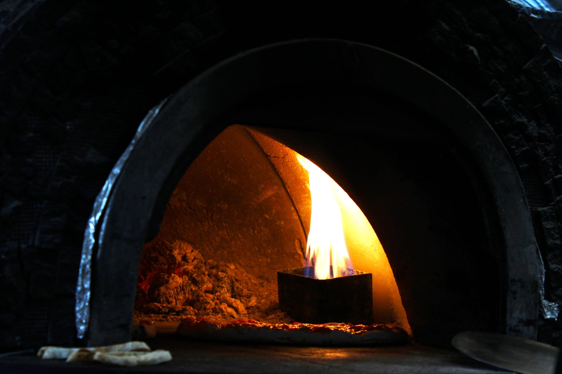 Pizza artesanal de 480° en primer plano