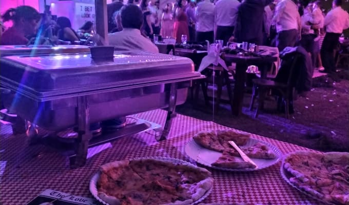 Barra de pizza artesanal en una fiesta de cumpleaños en CDMX