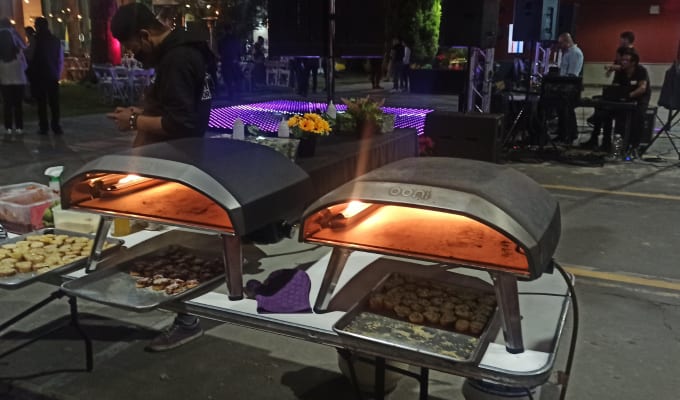 Barra de pizza artesanal elegante en una boda en CDMX
