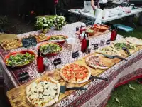 Pizzas premium de especialidad para eventos: trufa, serrano y gorgonzola
