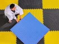 Banyak yang Salah! Begini Cara Tepat Pilih Matras Beladiri Berkualitas