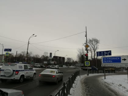 В Екатеринбурге на перекрестке у моста “Калина” изменили схему движения 
