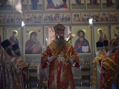 Епископ Феодосий совершил Литургию в день памяти великомученика Георгия Победоносца