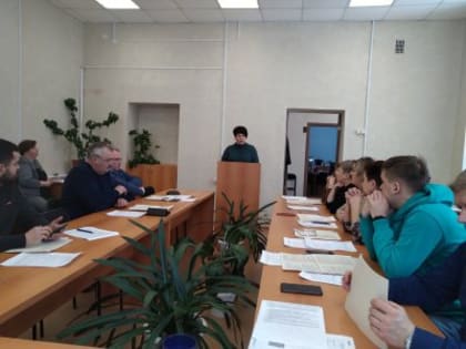 Депутаты обсудили проблемы дефицита кадров в школах