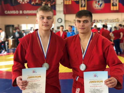 Курсанты Уральского  института стали серебряными призерами открытого чемпионата города Екатеринбурга по борьбе самбо