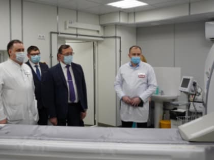 Госпиталь для ветеранов войн в Екатеринбурге получил компьютерный томограф, а 12 больниц региона — новые автомобили