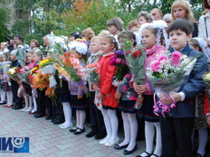 Евгений Куйвашев напутствовал свердловских школьников в екатеринбургской школе №1