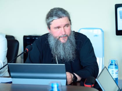 Митрополит Евгений принял участие в круглом столе в Российской академии образования