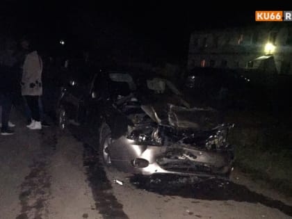 Пьяный водитель Subaru Impreza выскочил на встречку в селе под Каменском-Уральским и устроил аварию, после чего скрылся. Есть пострадавшая..