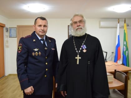 Духовник Управления МВД России по городу Екатеринбургу награжден знаком почета «За полезное»
