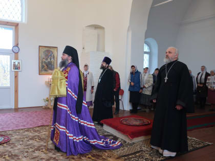 Епископ Евгений совершил Божественную Литургию в день памяти Зачатия Пророка, Предтечи и Крестителя Господня Иоанна